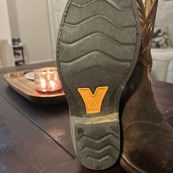 Men’s Ariat Boots - 9D - Picture 6 of 8